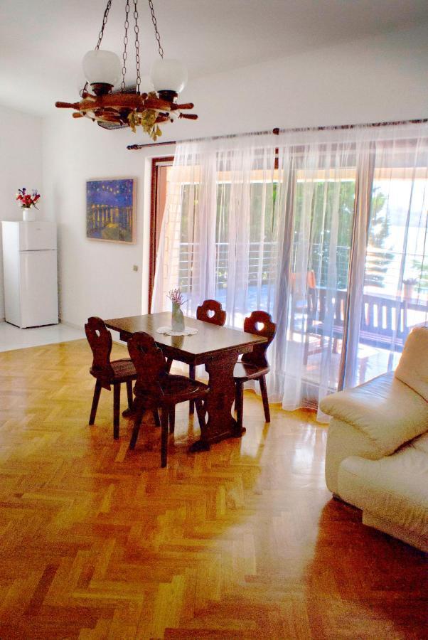 Apartmani Ribarica**** Карлобаг Екстериор снимка