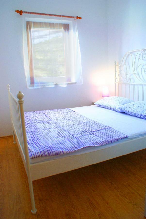 Apartmani Ribarica**** Карлобаг Екстериор снимка